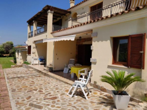 Cosy Holiday house near the beach - view on the mountains! Tanaunella